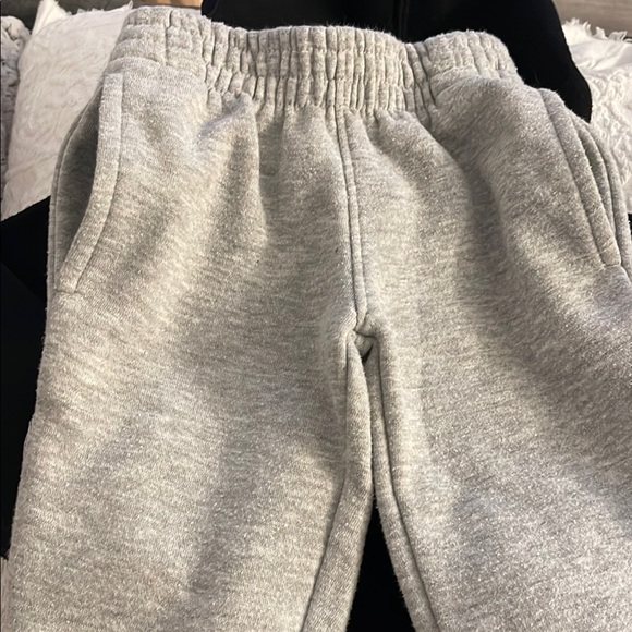 NFL Saints Kids Hoodie and Sweatpants - Picture 7 of 8